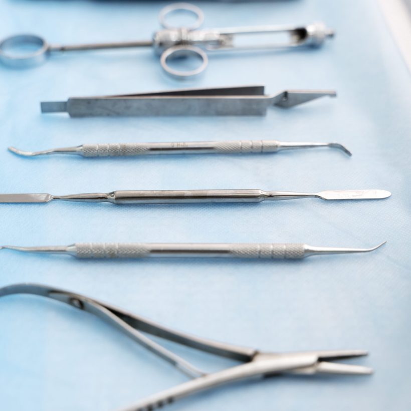close-up-clean-dentist-ustensils