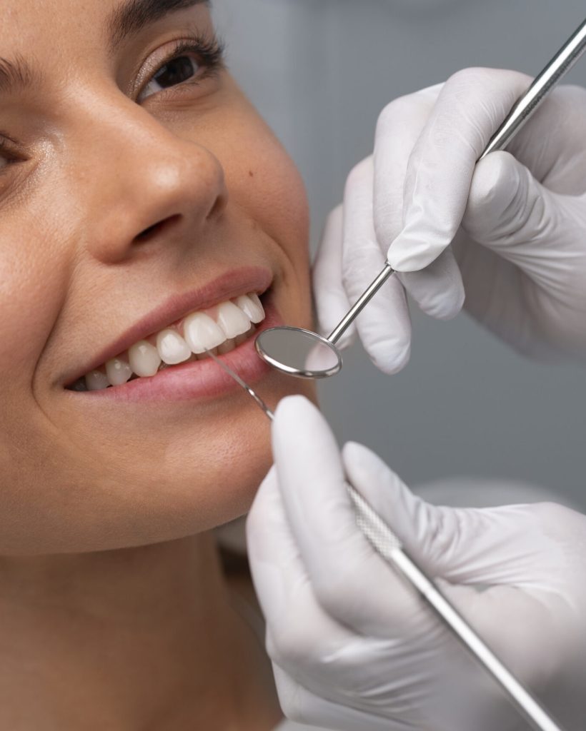 close-up-dentist-instruments (1)